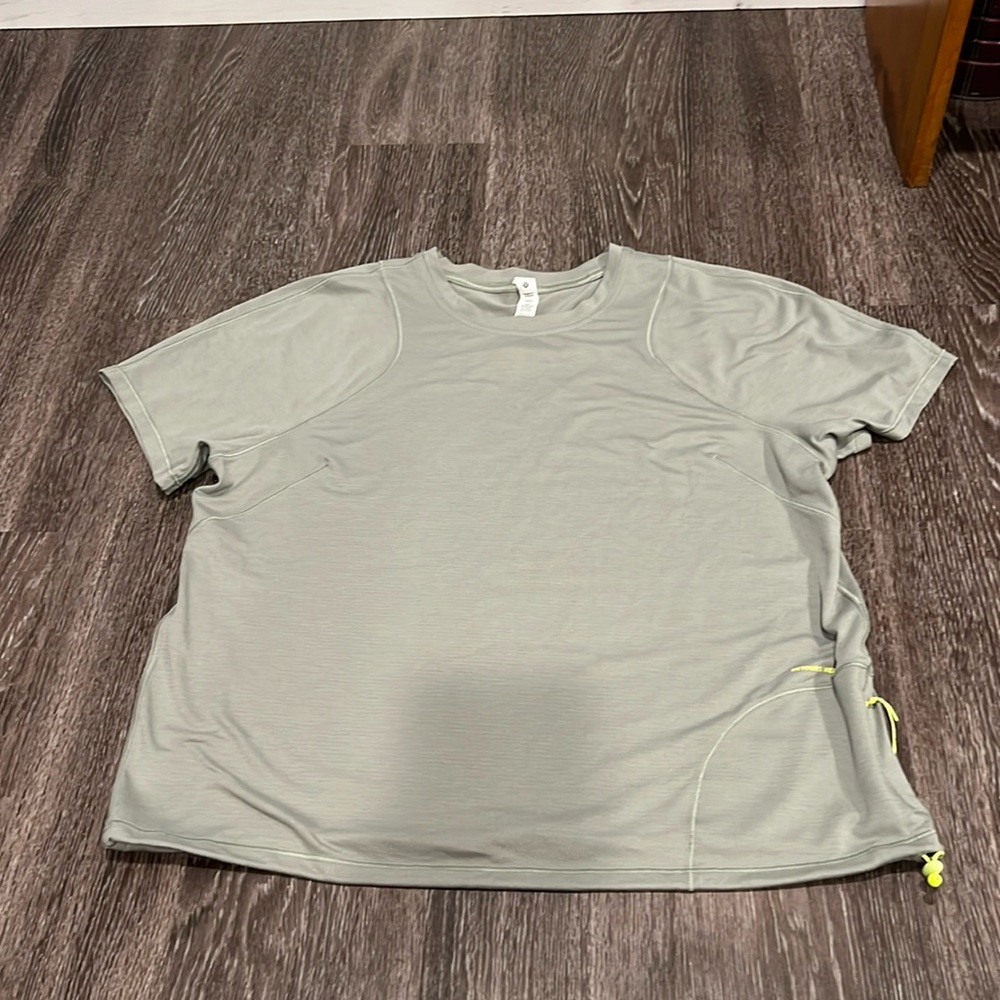 Lululemon “detours welcome” size -10